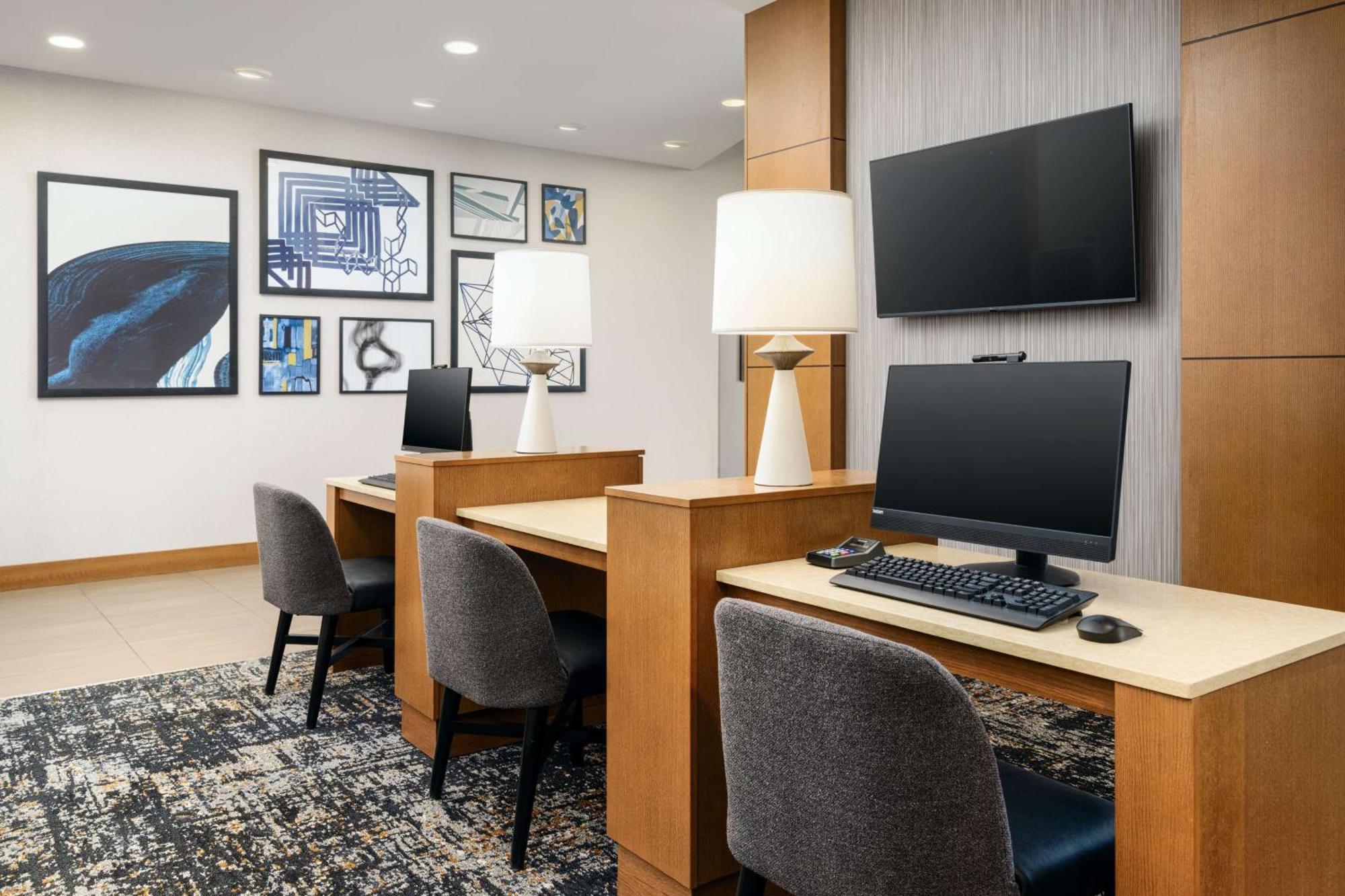 Hyatt Place Canton Lake Cable Экстерьер фото