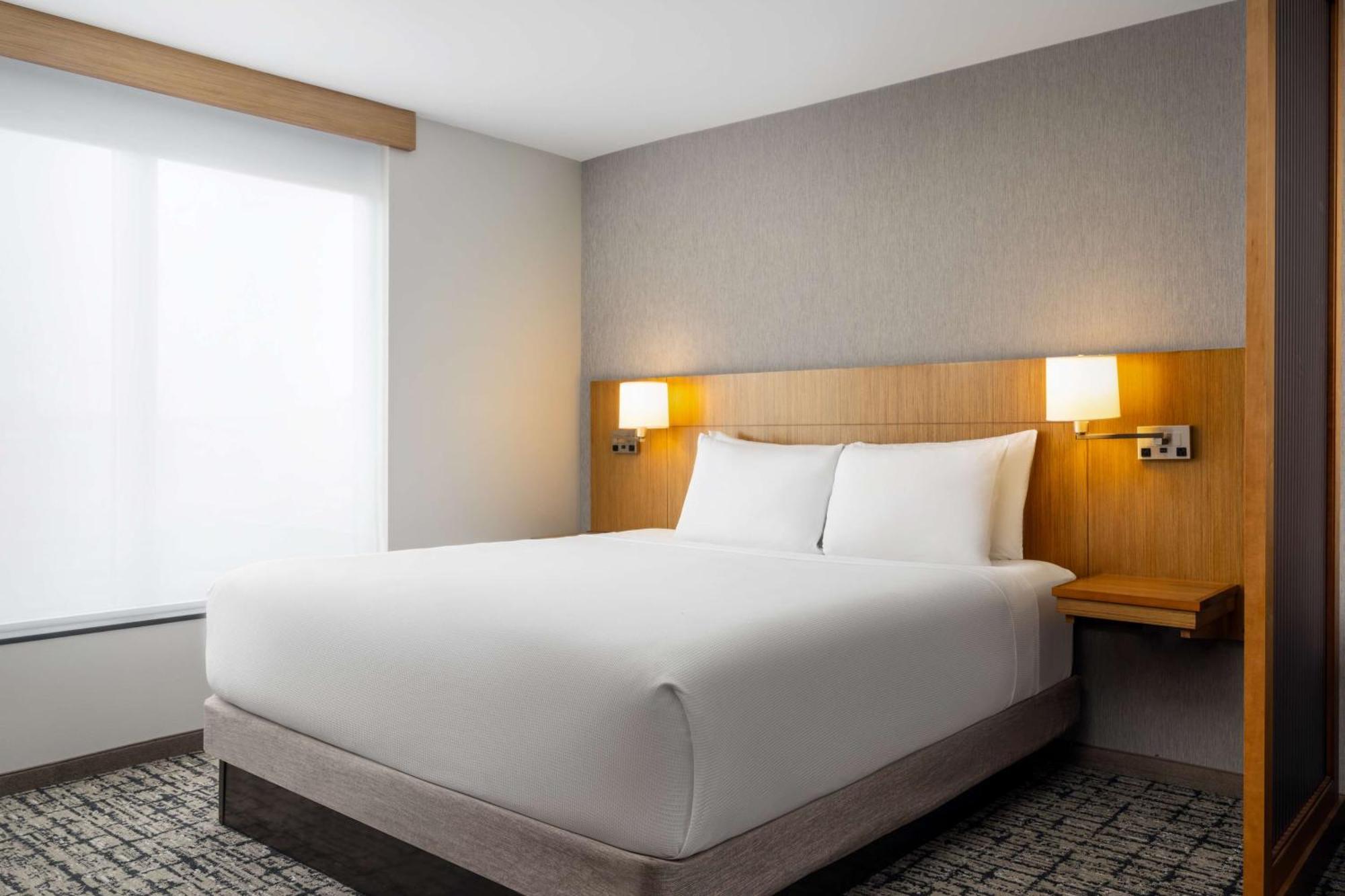 Hyatt Place Canton Lake Cable Экстерьер фото