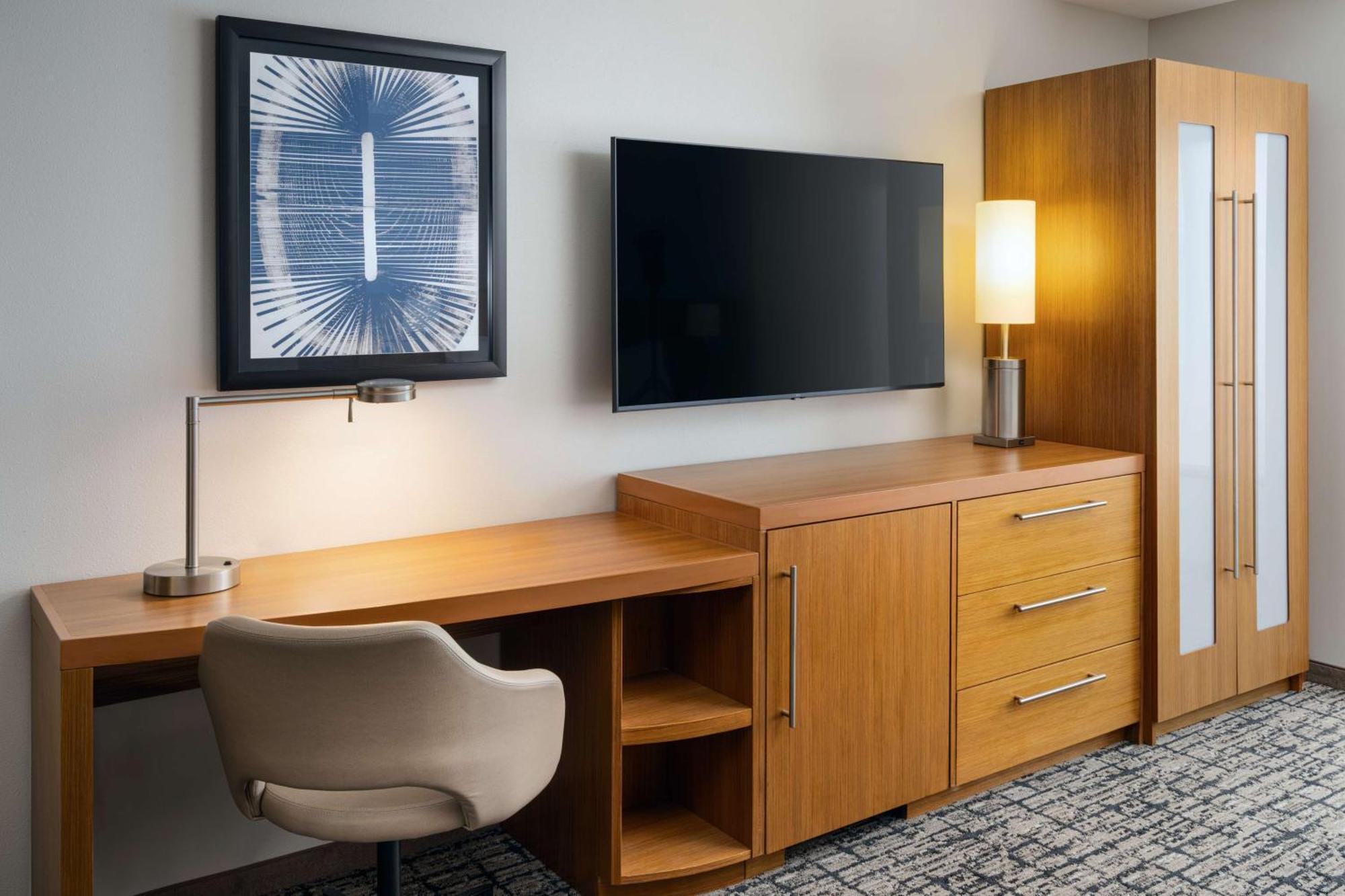 Hyatt Place Canton Lake Cable Экстерьер фото