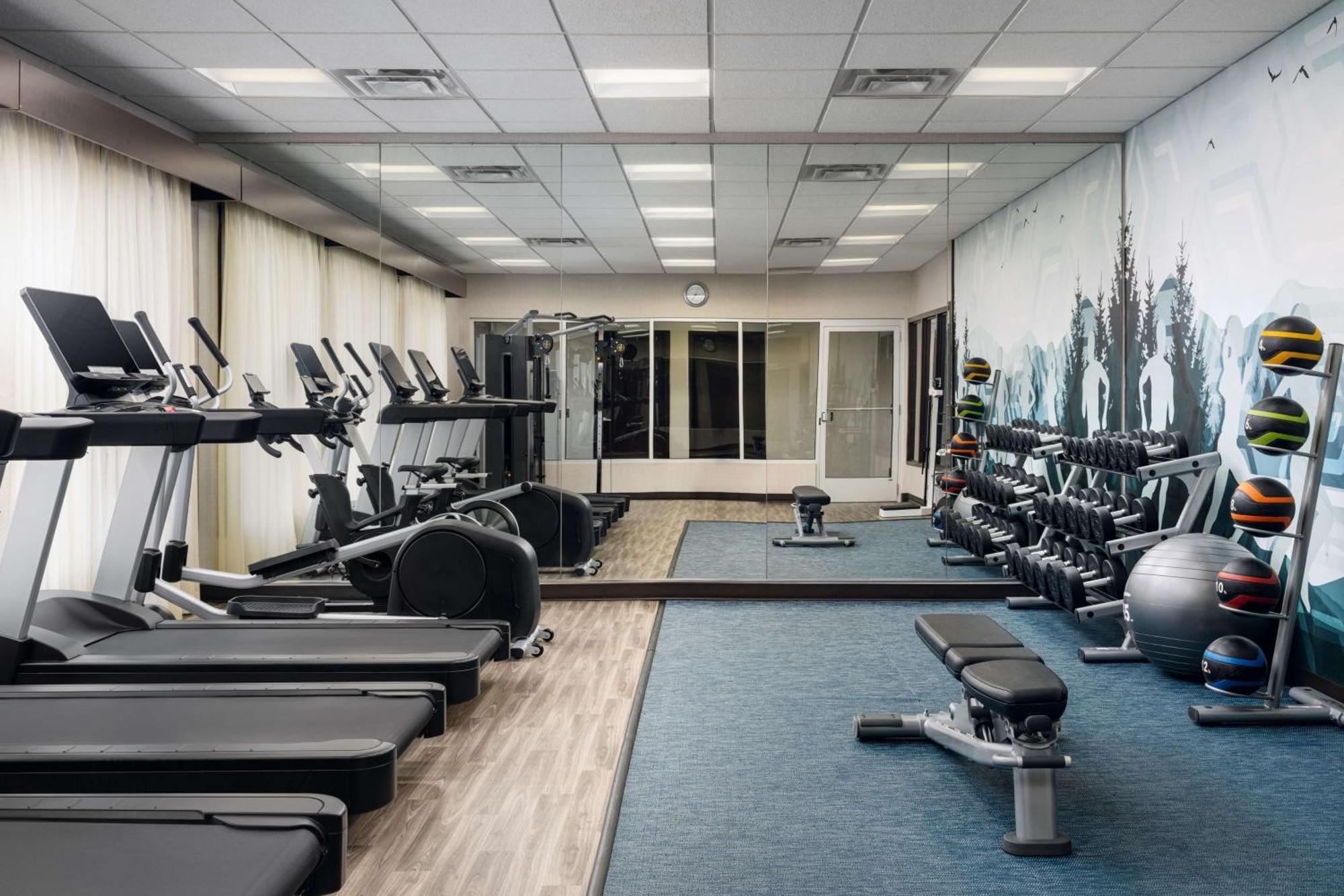 Hyatt Place Canton Lake Cable Экстерьер фото