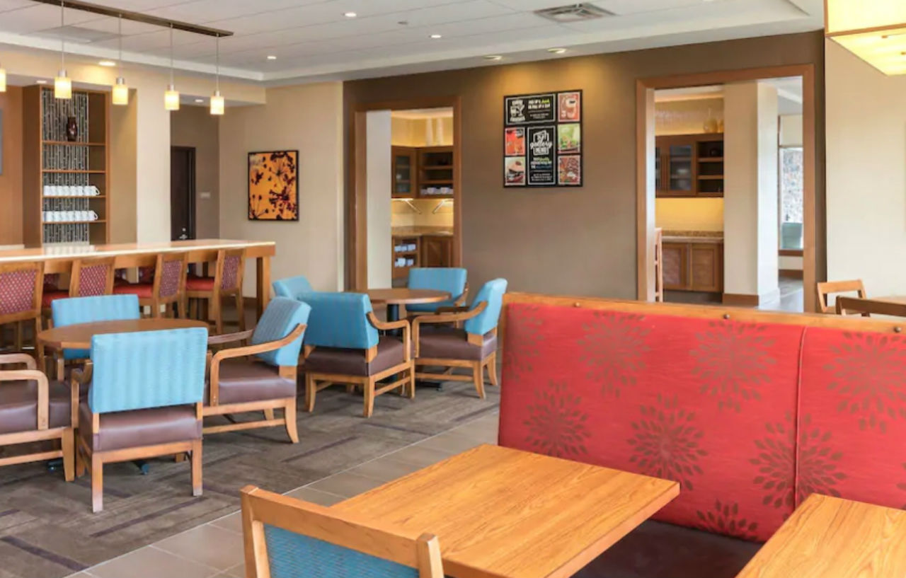 Hyatt Place Canton Lake Cable Экстерьер фото