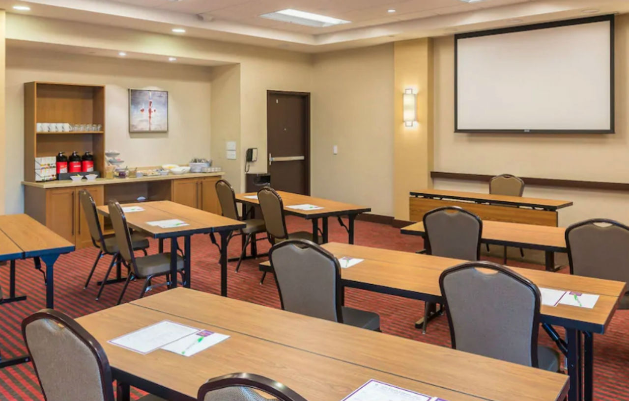 Hyatt Place Canton Lake Cable Экстерьер фото