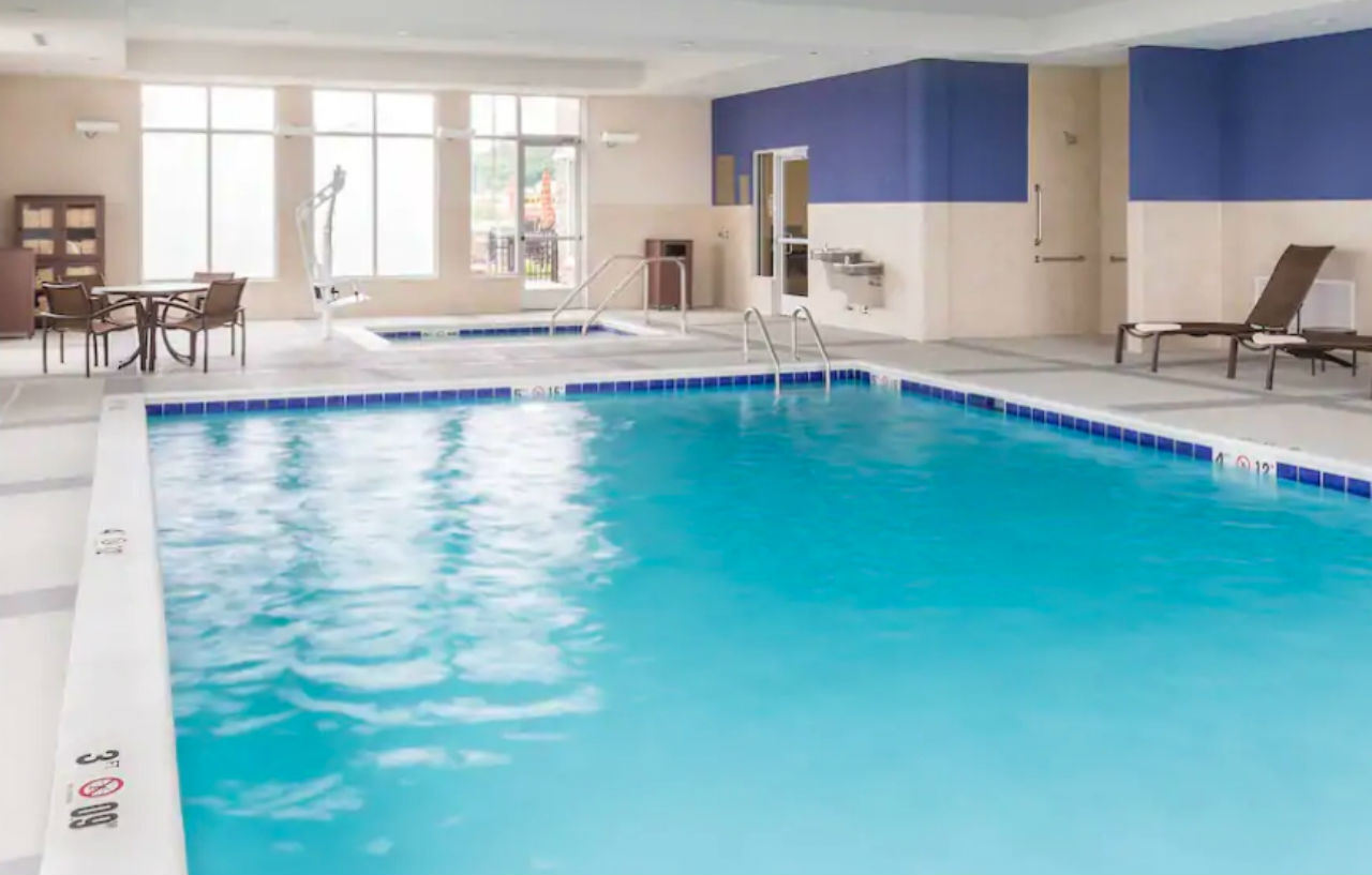 Hyatt Place Canton Lake Cable Экстерьер фото